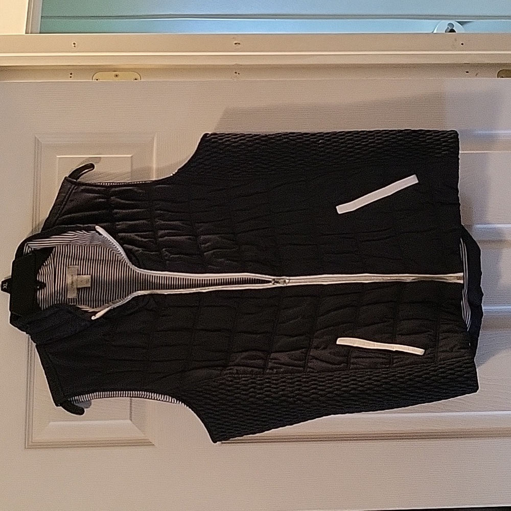 CJ Banks vest